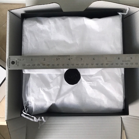 Complete Chanel gift box and packaging - Picture 5 of 7